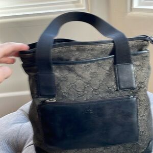 Purchased from a posh seller. Preloved.